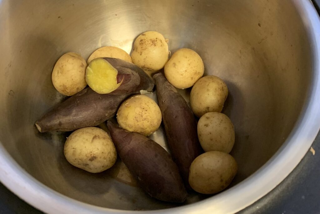 ホットクックで作った蒸し芋