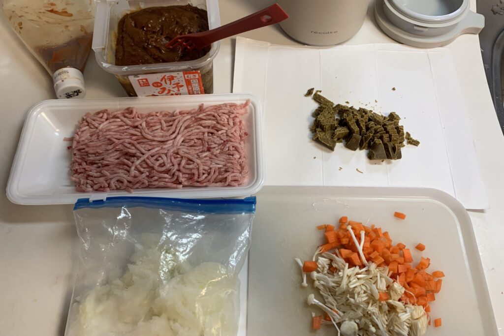 レコルトで作るキーマカレーの材料