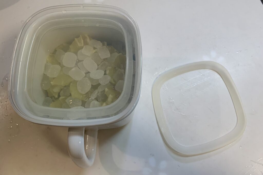 蓋のパッキンを取り外して使うホーロー容器